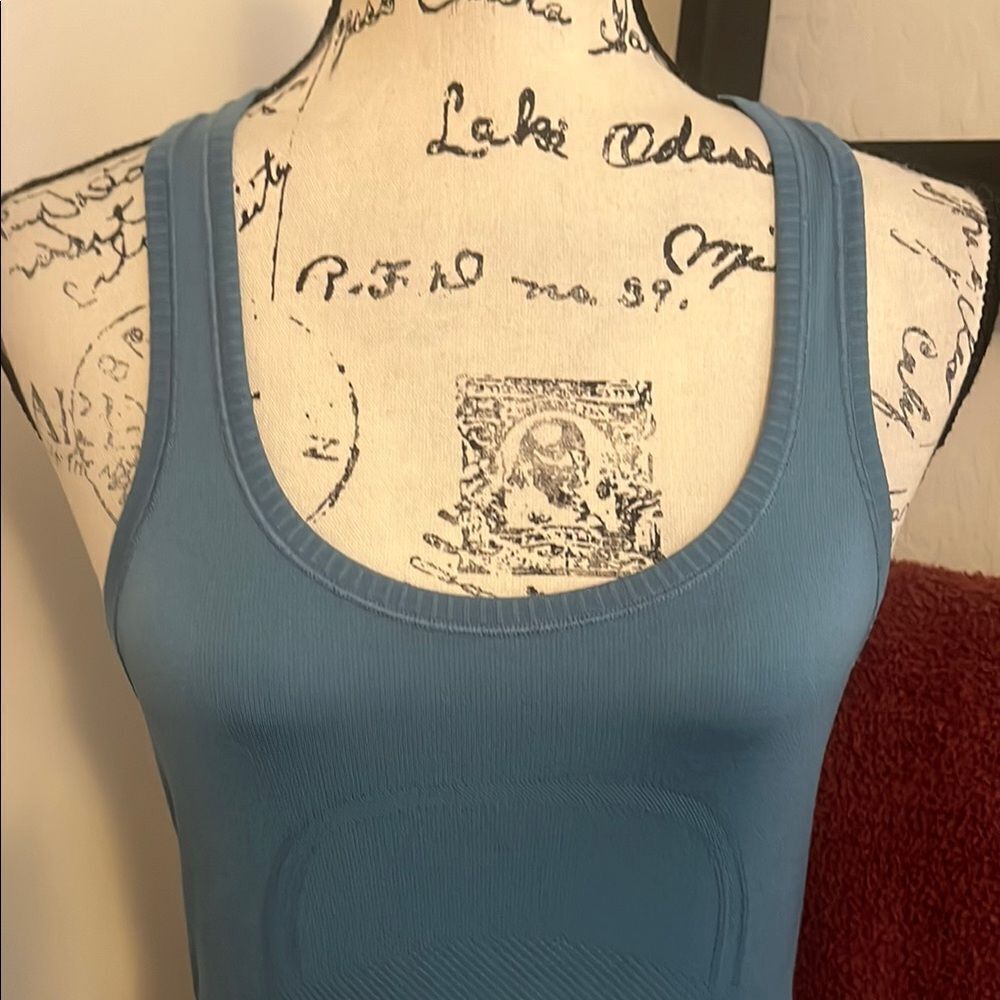 Lululemon Athletic Blue Tank Top Athleisure Gym Workout Yoga Hiking - Picture 2 of 11